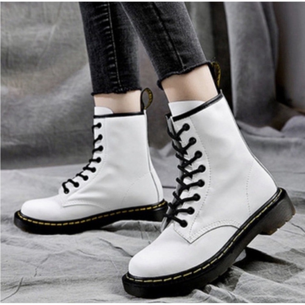 Dr. Martens Boots UK Size 6 Woman's / 7 Men's